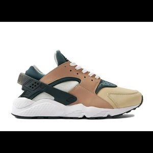 Men’s Nike Air Huarache “Escape” Size 10
